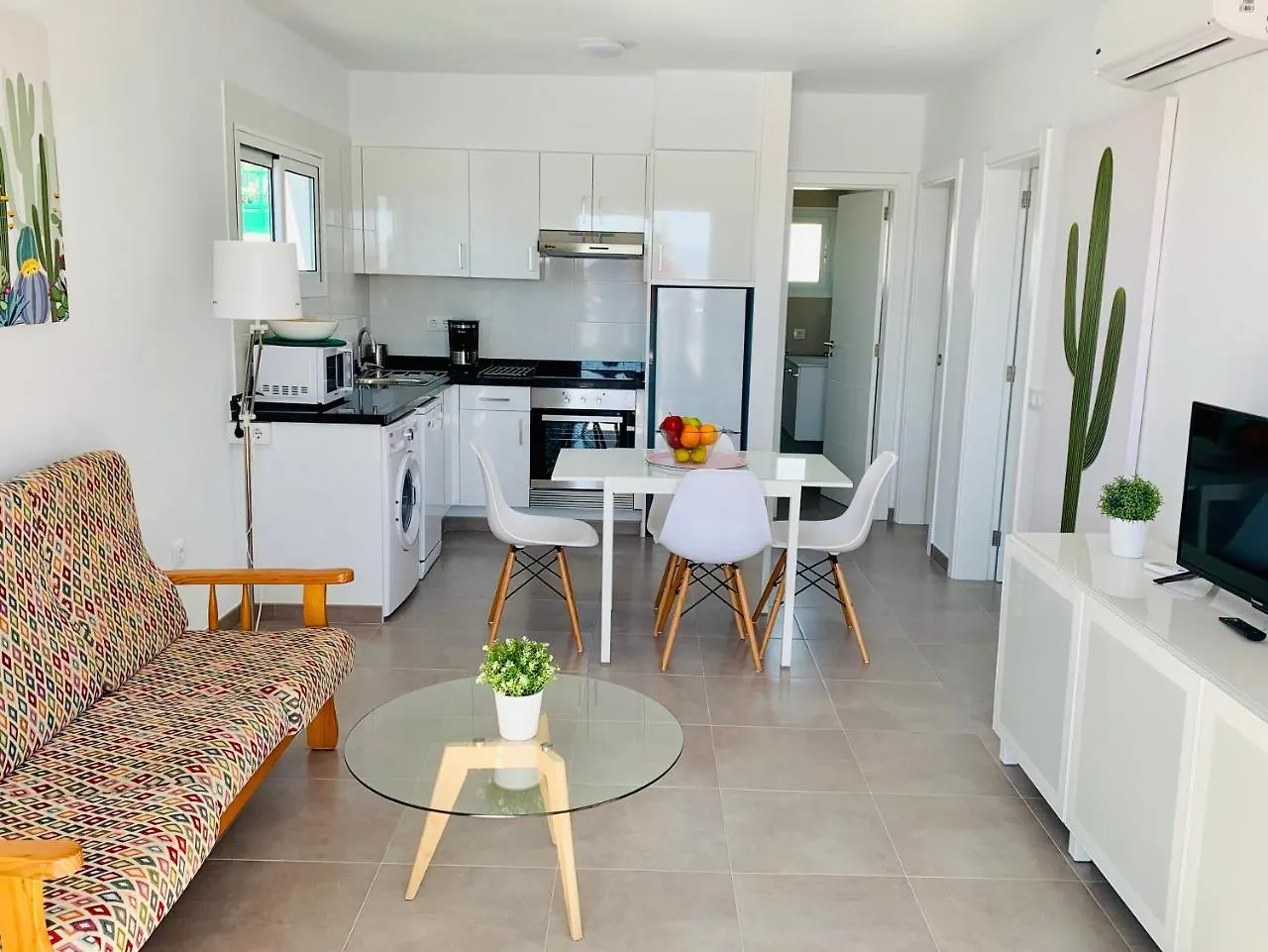 Apartamentos Zalabar Tias Aparthotel